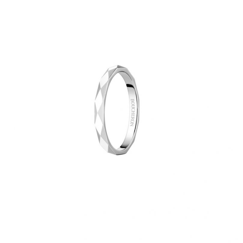 Second product packshot​ Facette Small Wedding Band