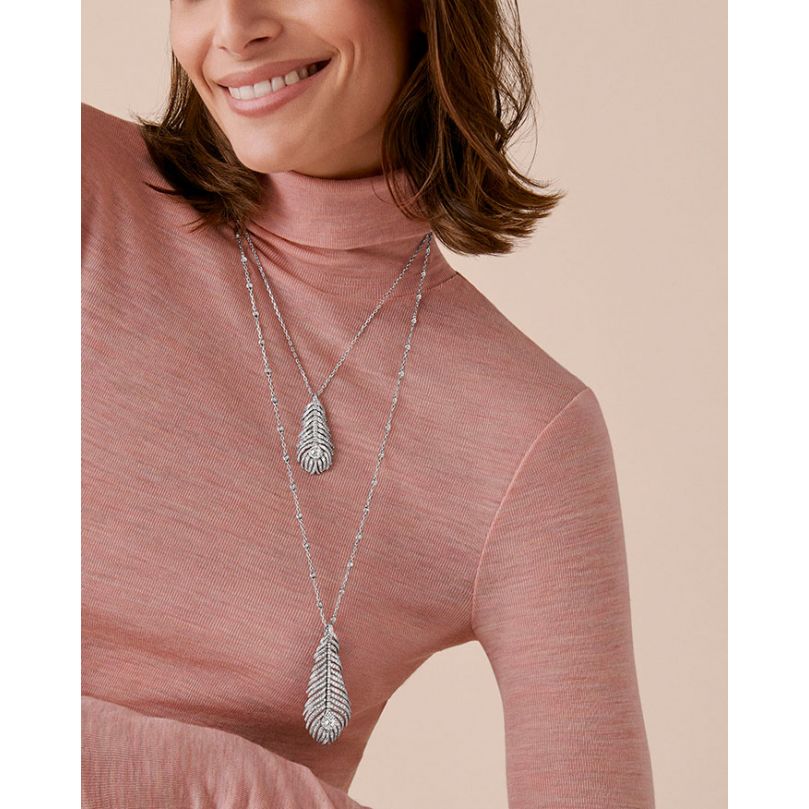 Second worn look Plume de Paon necklace, medium model