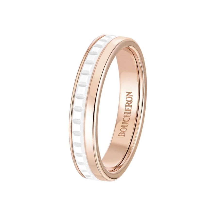 First product packshot Quatre White Edition wedding band 