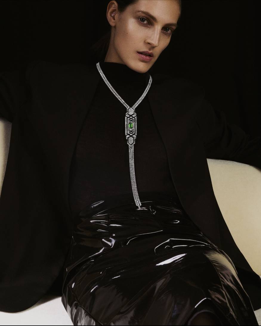 model wearing histoire de style art deco collection necklace