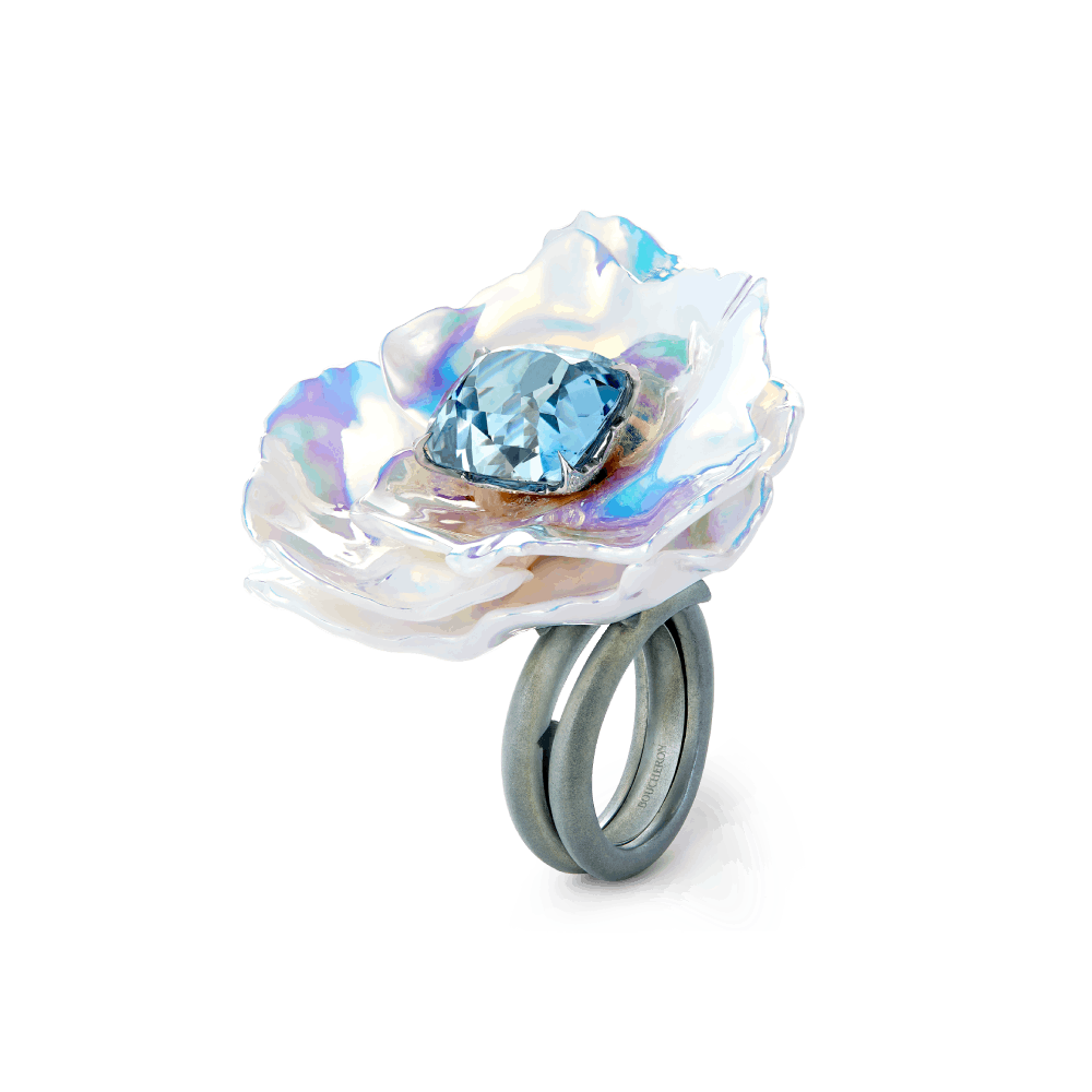 CHROMATIQUE - Ring  set with a 7.88 ct cushion-cut blue aquamarine, holographic ceramic and diamonds, in titanium and white gold.